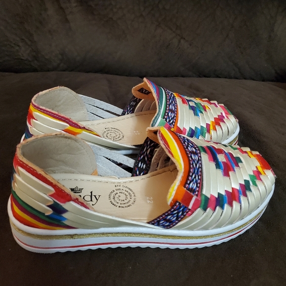 Sandals - Picture 2 of 3